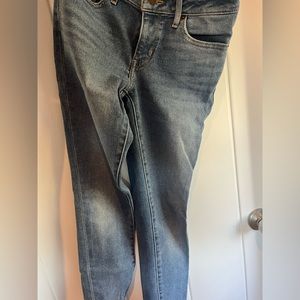 Levi’s 711 skinny